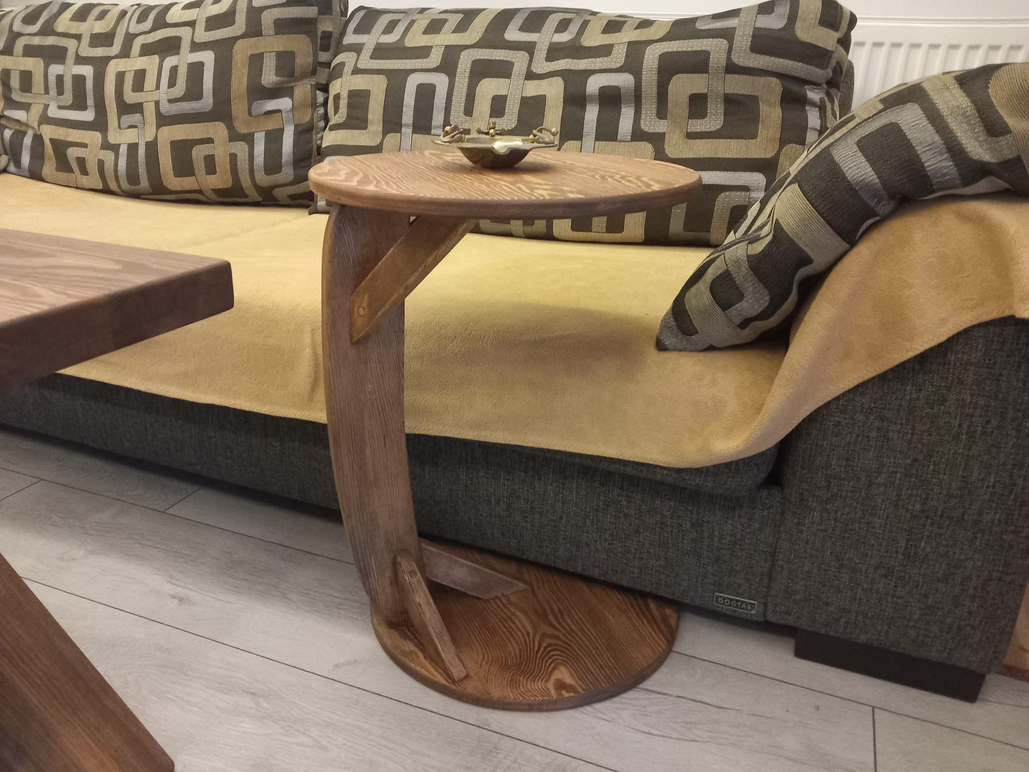 Yuvarlak C sehpa - Resim 1